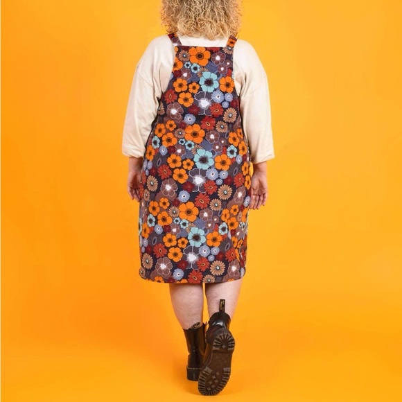 Lucy & Yak Freyja Corduroy Midi Pinafore Dress | 70s Dawn Floral Print | Size 22 - Picture 2 of 9